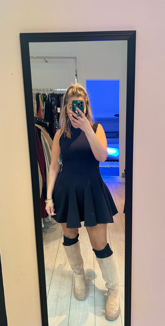 Robe Skater Black