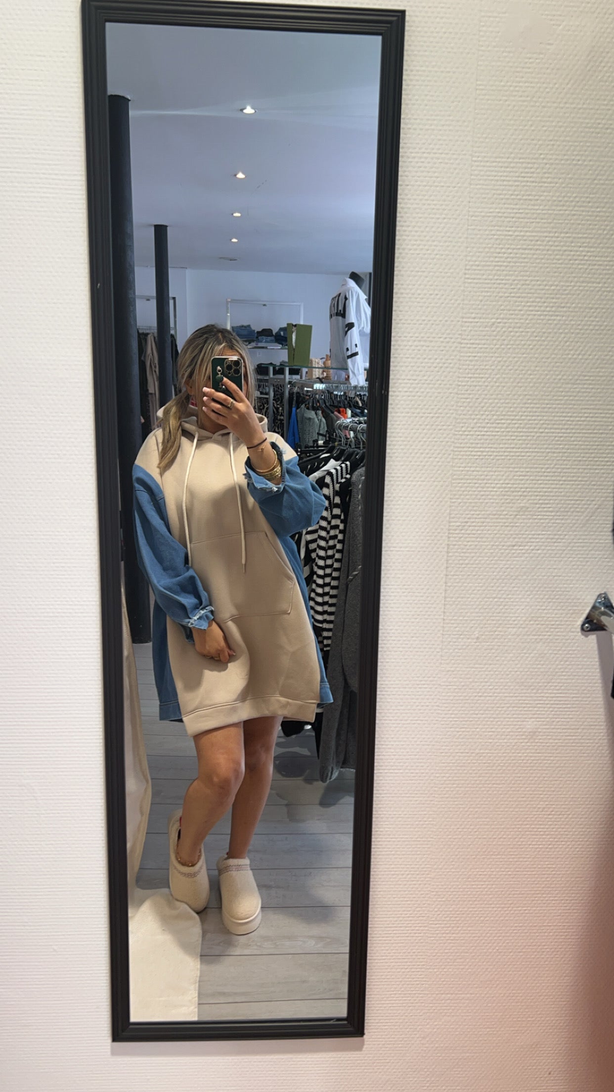 Pull bi-matière à capuche