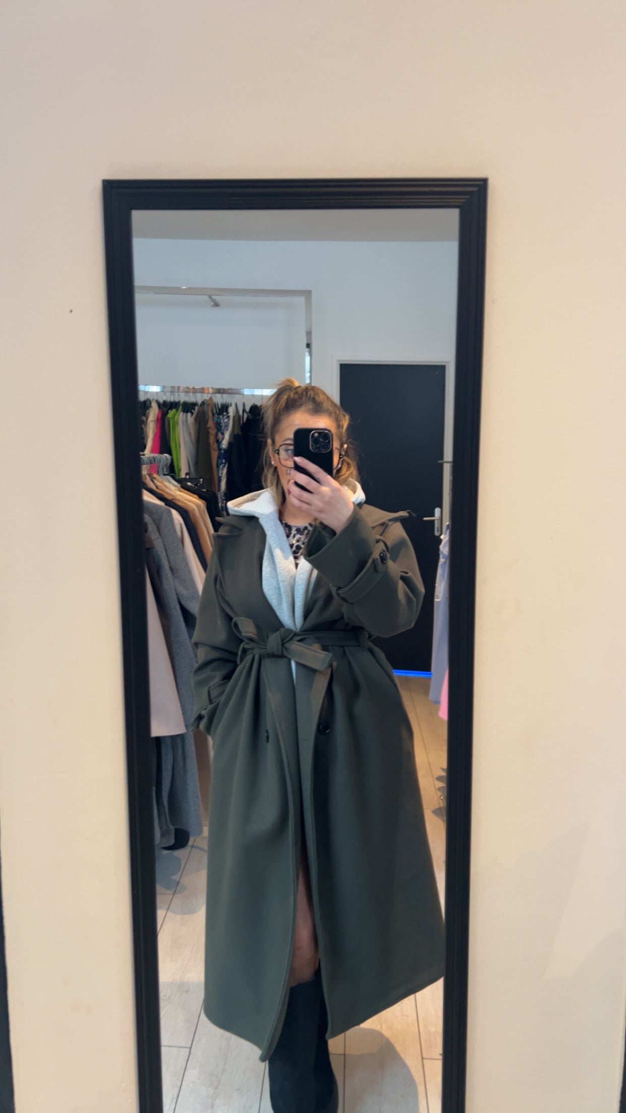 Manteau Femme Élégant - Coupe Moderne Intemporelle