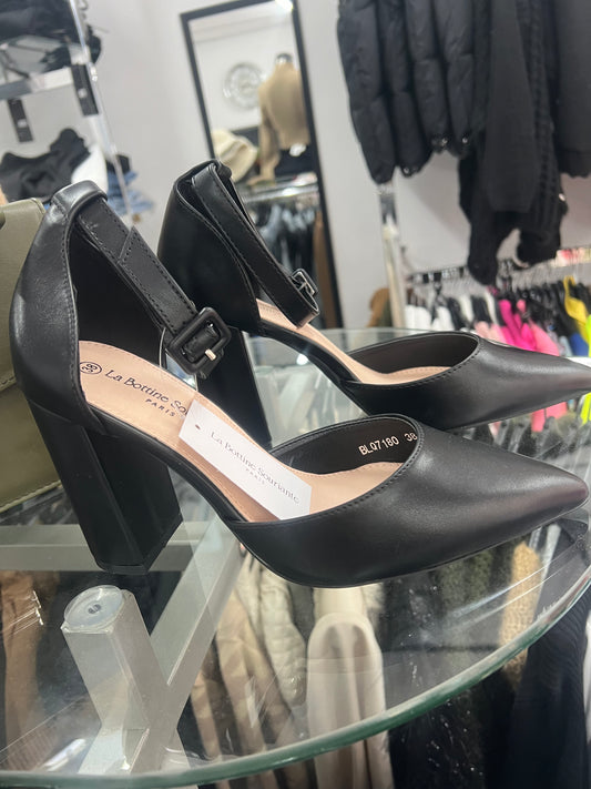 Escarpin à talon carré